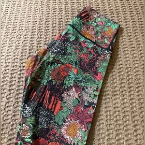 Lululemon Floral Patterned Leggings